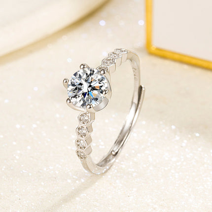 Maxbell Square Six-Claw Honeycomb Ring: Elegant Queen Fashion Imitation Moissanite