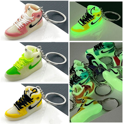 Maxbell 3D Basketball Shoe Mold Keychain: Hand-Made, Creative Office Ornament - Unique Jewelry for Sports Fans