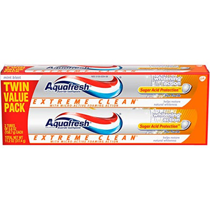 Aquafresh Extreme Clean, Whitening Action, Fluoride Toothpaste for Cavity Protection, Twinpack, 11.2 Ounce